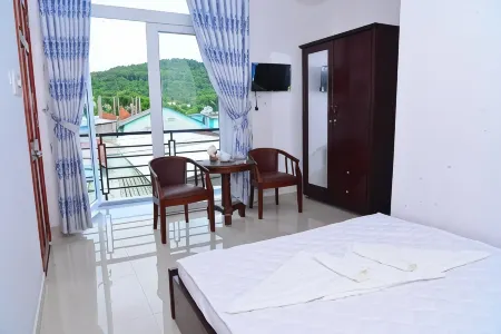 Xuan Anh Guesthouse Отели рядом с достопримечательностью «Sung Hung Pagoda»