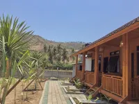 Mandalika Queen Hostel Отели в г. 