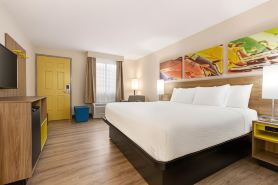 Hotel Bo, a Days Inn by Wyndham Chattanooga Downtown