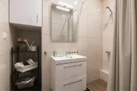 Anivia Apartments Airport by Airstay