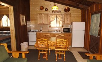 Arizona Mountain Inn and Cabins