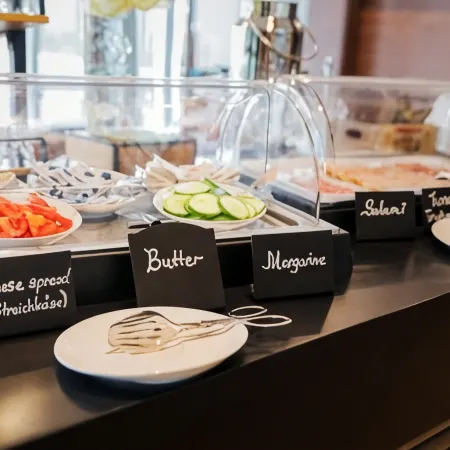 B&B Hotel Zürich Wallisellen Отели рядом с достопримечательностью «Спортивная арена «Халленштадион»»