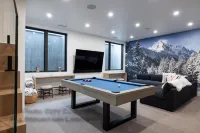 Stunning Mountain Retreat with Private Hot Tub & Theater