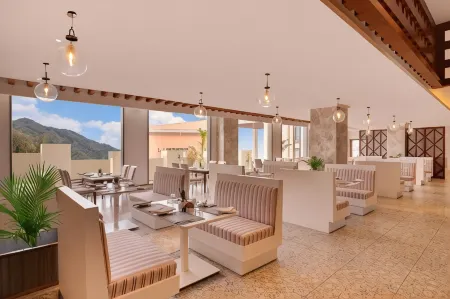 Lemon Tree Premier Budhanilkantha Kathmandu, Nepal Отели рядом с достопримечательностью «Drikung Kagyu Rinchen Ling Monastery»