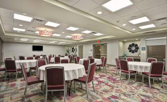 Home2 Suites by Hilton - Kansas City Airport