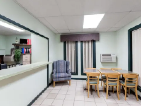 Super 8 by Wyndham Raton Hoteles en Ratón