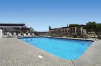 Red Arrow Inn & Suites, a Travelodge by Wyndham Hôtels à : Montrose