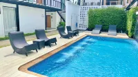 The Gold Living Life Hotels in Thung Song