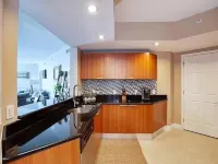 24TH FLOOR WITH STUNNING ENDLESS VIEWS