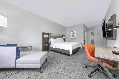 Holiday Inn Express & Suites WINNIE by IHG