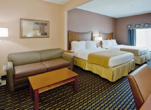 Holiday Inn Express & Suites SUFFOLK by IHG