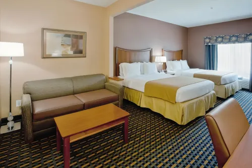 Holiday Inn Express & Suites Suffolk Hotels in Suffolk