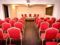 Adamo the Village Hotel a Matheran