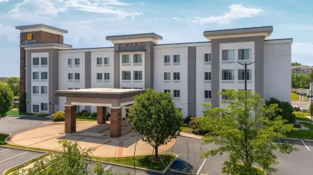 La Quinta Inn & Suites by Wyndham Columbus - Edinburgh