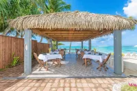 Moana Sands Beachfront Hotel Hotels in Ngatangiia