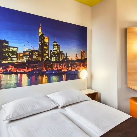 B&B HOTEL Frankfurt-Hbf Отели рядом с достопримечательностью «Выставочный и конгресс-центр Kap Europa»