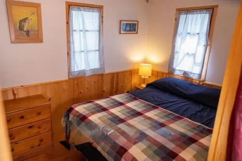 Webb Lake, Hackensack, Northern MN - 3 Bedroom, Sleeps 6 - Cabin #1 Blue Water