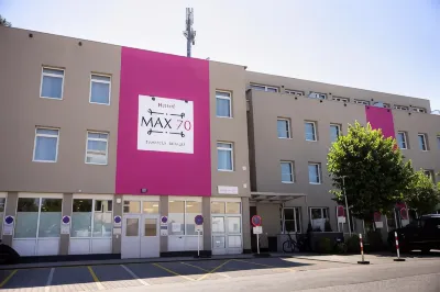 Hotel Max 70 Các khách sạn ở 