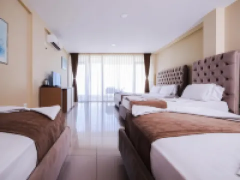 Hotel Frojd - Beach Front Resort Hotels in Shëngjin