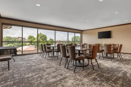 Best Western Plus Cimarron Hotel  Suites