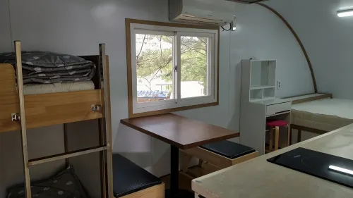Baramheunjeok Glamping Caravan