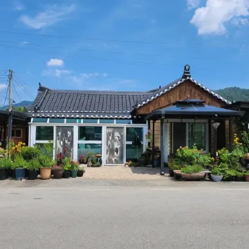 Pyeongchang Odaesan Bogung Pension Отели рядом с достопримечательностью «Woljeongsa»