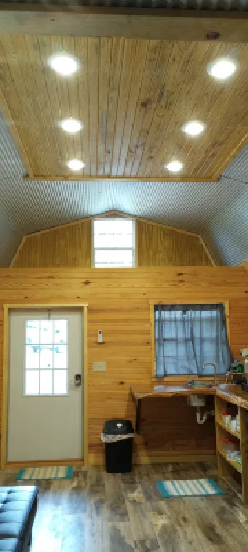 The knotty pine cabin, Tiny House