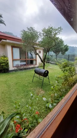 Villa Hill Side by Bukit Panorama Sanad Отели рядом с достопримечательностью «Camping ground citamiang»