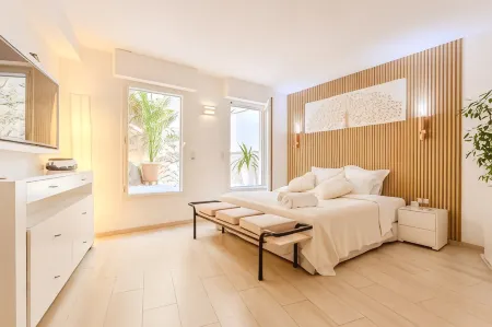 Traverse des Artistes Отели рядом с достопримечательностью «Allées de la Liberté»