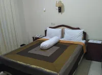 Kurnia Jaya Hotel Hotels in Selaparang