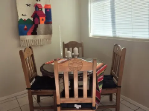 Hacienda de Napoleon. 2 bedroom casita. 1 king and 1 queen. We love pets. โรงแรมในMesilla