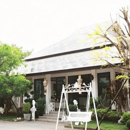 Rittiboon Vintage Hotel