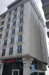 Nana Hotel - parking
