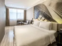 Hello Light Hotel (Bengbu Guangcai Branch)