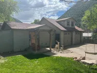 Serene 4-bedroom house with WiFi just outside Glenwood Springs - 民泊
