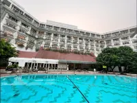 Taj Bengal - Pools
