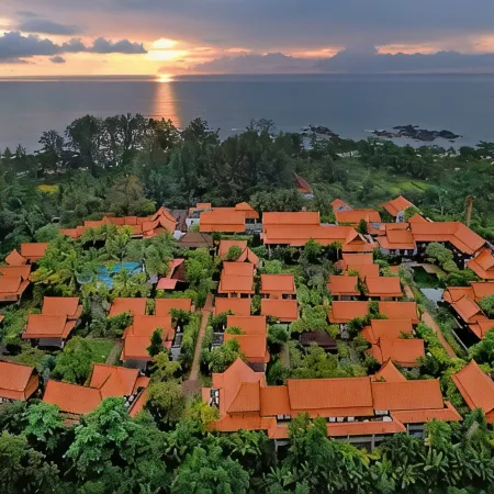 Khaolak Bhandari Resort & Spa Отели рядом с достопримечательностью «Нангтонг-Бич»