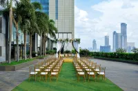 The St. Regis Mumbai Hotels near Central