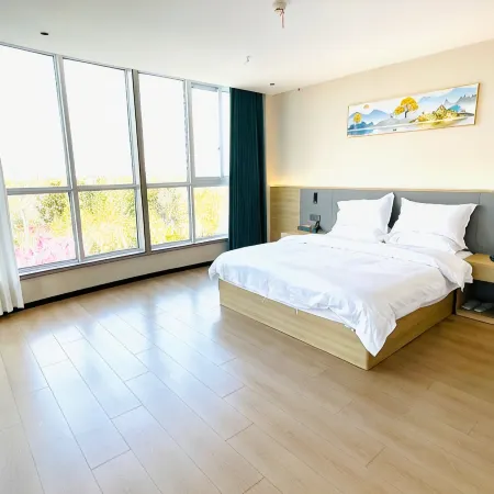 Xihua Camphor Tree Elegant Residence Hotel