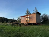 Beautiful Circus Wagon in a Secluded Location Hotels in Rosche