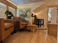 Charming Vintage Retreat in the Heart of Anaconda.