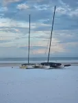 SIESTA KEY, BLUE ROMANTIC DREAM! 100 FEET TO THE  BEACH!