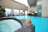 馬卡蒂城市花園酒店 - 頂樓泳池