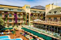 Ambassador Plaza Hotel - Beach