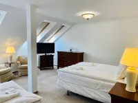 OPERA16 Guestrooms Hotels near 3d Gallery Budapest