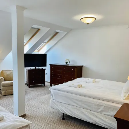 OPERA16 Guestrooms