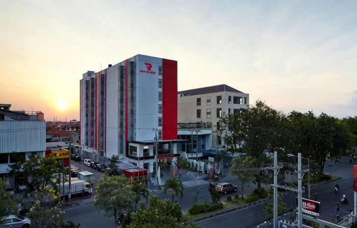 Monoloog Hotel Surabaya
