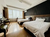 Holiday Inn Rongtian Hotels in Jianping