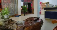 Fusui Shuxian Business Hotel