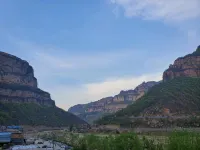 Linzhou Tingjian Shanchuan Hotel (Shibanyan Town)